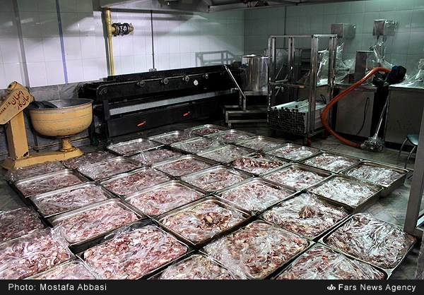 گزارش تصویری/ طبخ افطار در آشپزخانه رضوی گزارش تصویری/ طبخ افطار در آشپزخانه رضوی