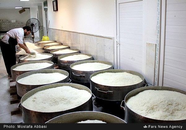 گزارش تصویری/ طبخ افطار در آشپزخانه رضوی گزارش تصویری/ طبخ افطار در آشپزخانه رضوی