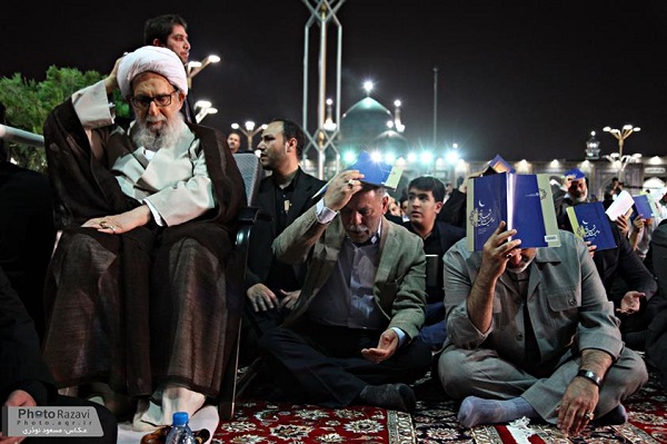 مراسم احیای شب نوزدهم ماه رمضان در حرم رضوی برگزار شد+عکس
