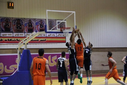 شهرداری اراک لیگ برتر بسکتبال را با پیروزی آغاز کرد شهرداری اراک لیگ برتر بسکتبال را با پیروزی آغاز کرد