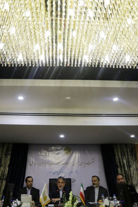 وقتی با دشمن مذاکرده می کنیم چرا با مسلمانان گفتگو نکنیم؟! / رسانه&zwnj;های جهان اسلام با رسانه&zwnj;های جهان مناظره کنند