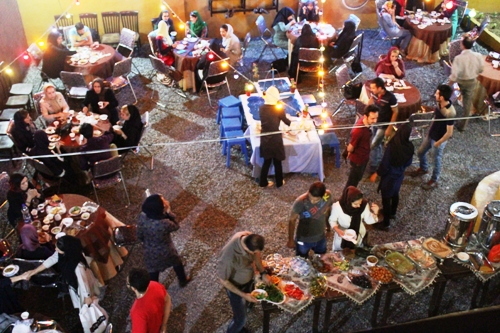 برگزاری مراسم افطاری به نفع کودکان سرطانی در اراک برگزاری مراسم افطاری به نفع کودکان سرطانی در اراک