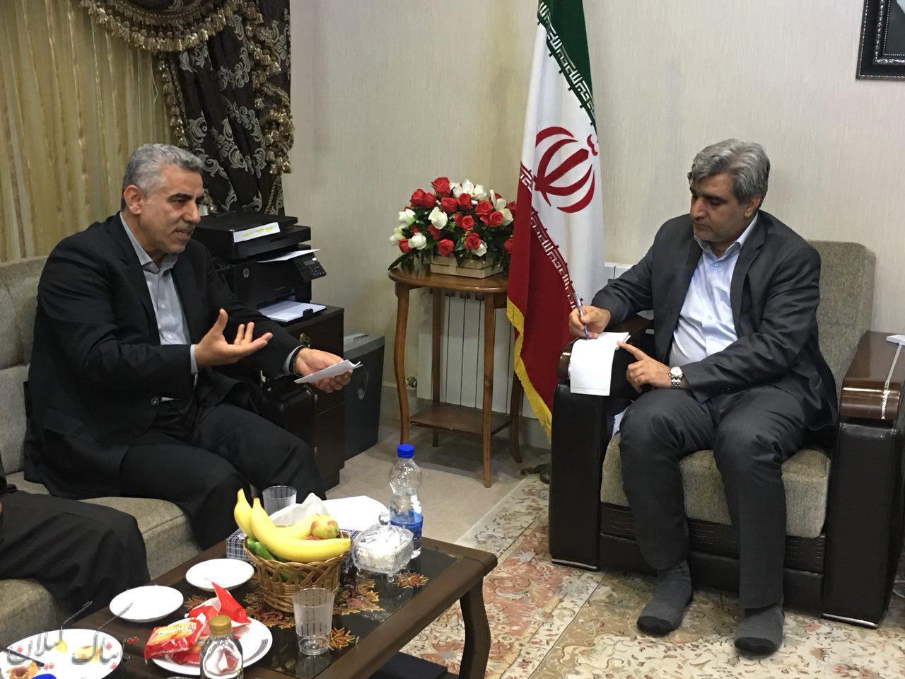 بین مدیران غیربومی و مردم استان در برخی از امور حس مشترکی وجود ندارد / نمیتوان حس هم نوعی و خدمت به مردم را تصنعی و با ژست اجرا کرد / نباید به مردم با حضور استاندار فعلی نشاط کاذبی ایجاد شود درحالیکه واقعیتها بیانگر چیز دیگری هستند بین مدیران غیربومی و مردم استان در برخی از امور حس مشترکی وجود ندارد / نمیتوان حس هم نوعی و خدمت به مردم را تصنعی و با ژست اجرا کرد / نباید به مردم با حضور استاندار فعلی نشاط کاذبی ایجاد شود درحالیکه واقعیتها بیانگر چیز دیگری هستند