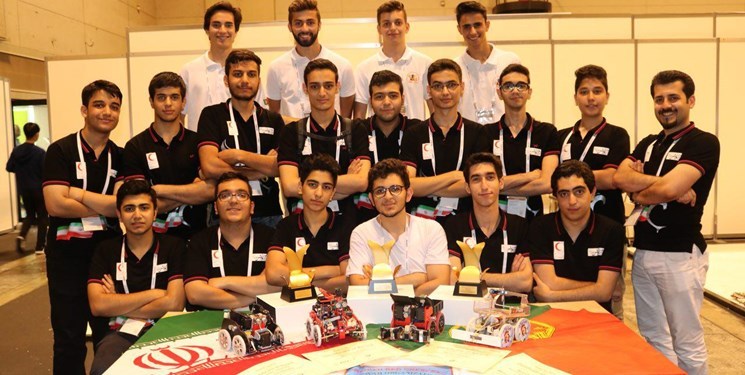 ژاپنیها از لوازم کار ما تعجب میکنند ژاپنیها از لوازم کار ما تعجب میکنند