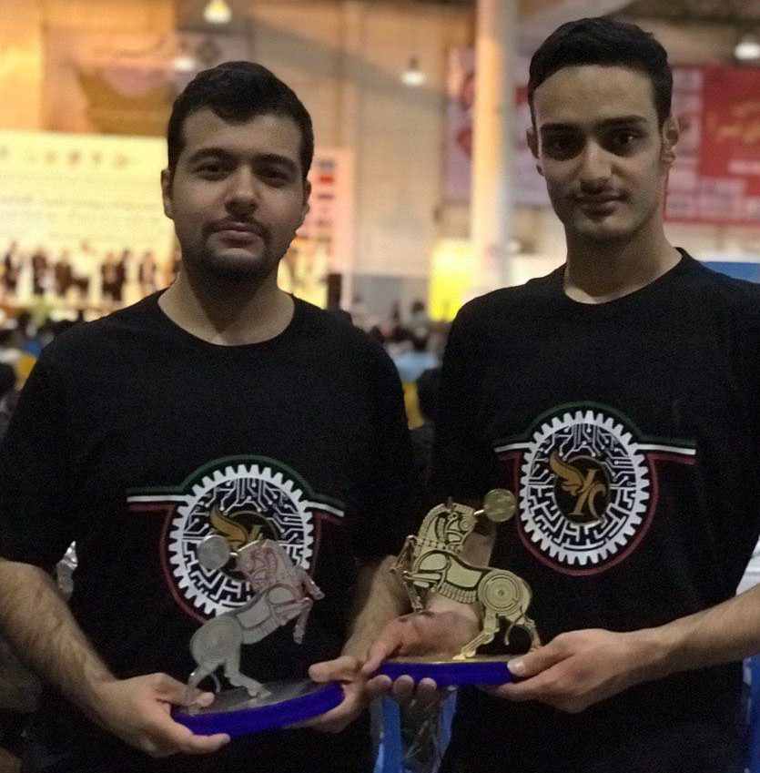 ژاپنیها از لوازم کار ما تعجب میکنند ژاپنیها از لوازم کار ما تعجب میکنند