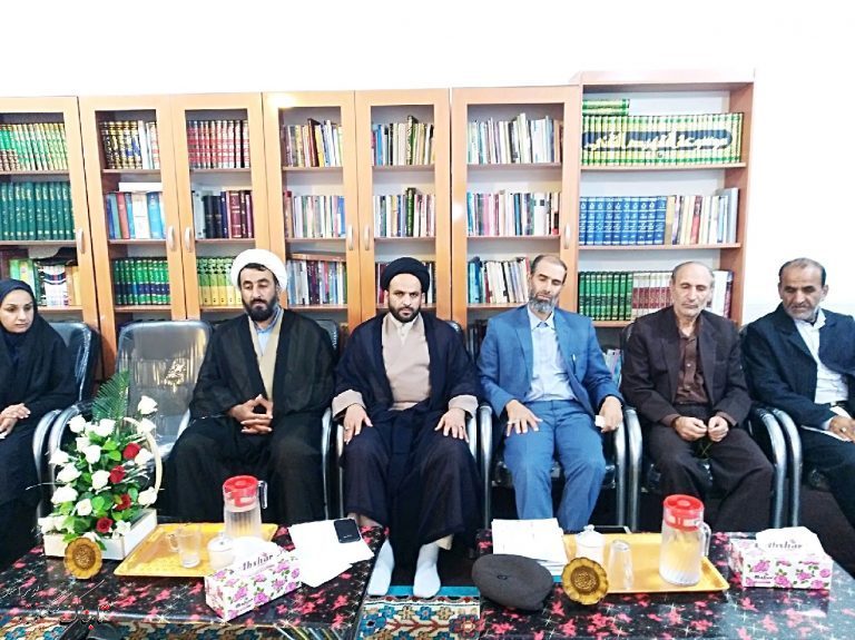 آغازفعالیت کانون خادم یاری امام رضا(ع)دردفترامام جمعه چرام باحضورنمایندآستان قدس رضوی استان آغازفعالیت کانون خادم یاری امام رضا(ع)دردفترامام جمعه چرام باحضورنمایندآستان قدس رضوی استان