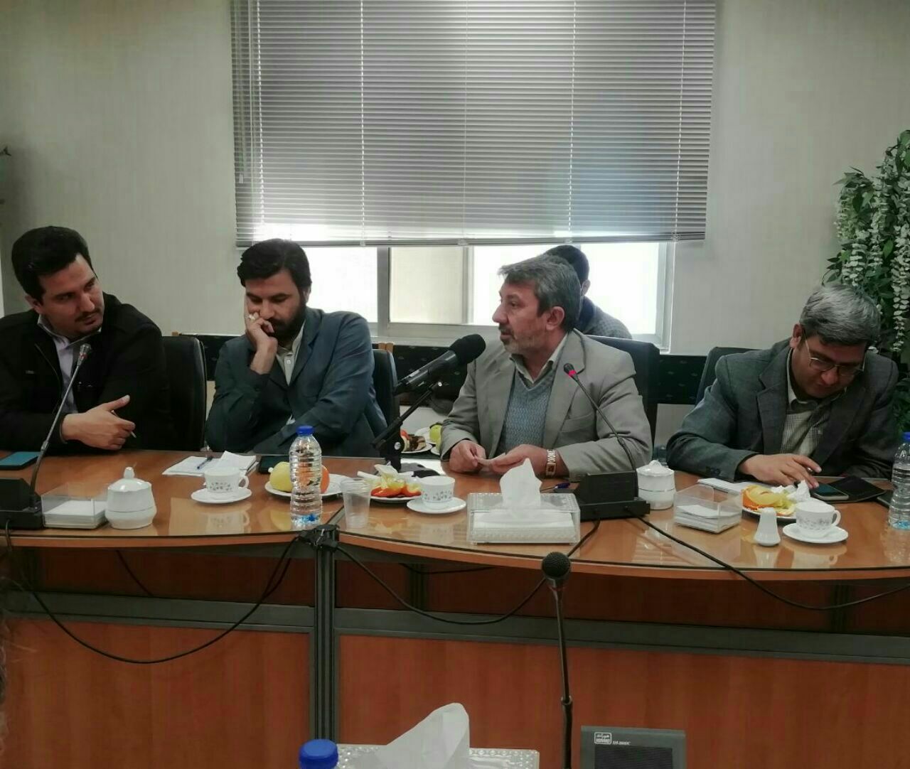 اجازه دهید رسانه ها مطالبه گر باشند/مردم تورم پرسش های بی پاسخ دارند/ نمایندگان رسانه شناس نیستند