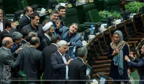 خصوصیّات نماینده‌ی مجلس چیست؟