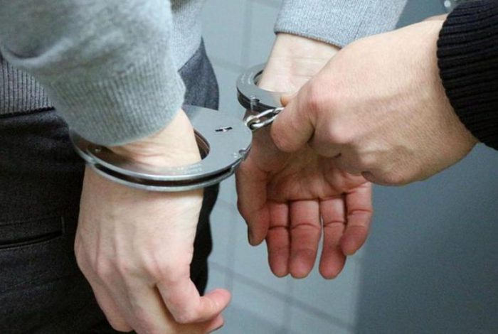 دستگیری عامل سرقت زیورالات در تاکستان دستگیری عامل سرقت زیورالات در تاکستان