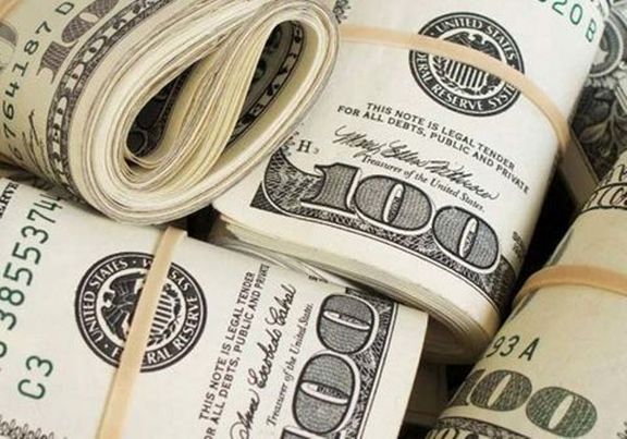 کشف ۹۶بسته ۱۰۰دلاری از خانه یک روستایی کشف ۹۶بسته ۱۰۰دلاری از خانه یک روستایی