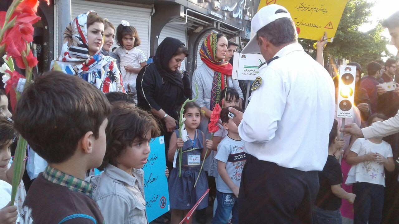 طرح عابر یار ترافیک آغازی برای فرهنگ سازی عابران پیاده