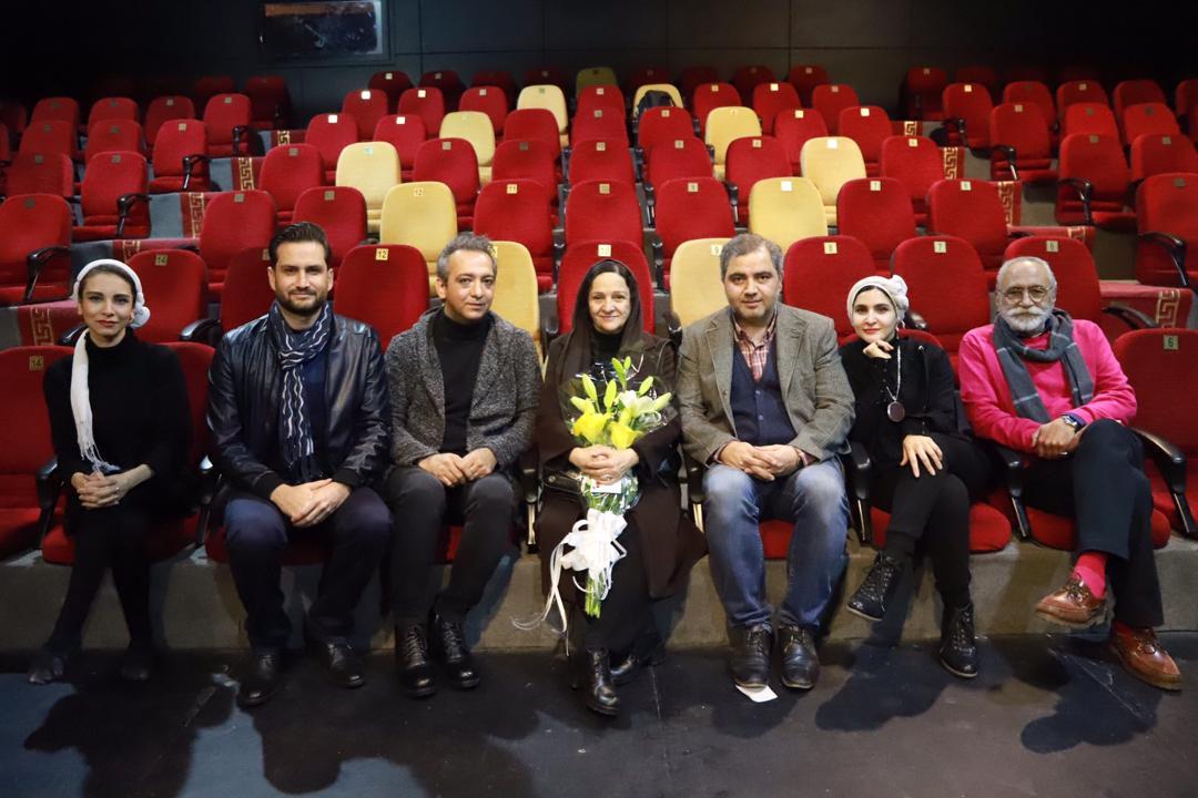 گلاب آدینه به تماشای «مدرسه پینوکیو» نشست گلاب آدینه به تماشای «مدرسه پینوکیو» نشست