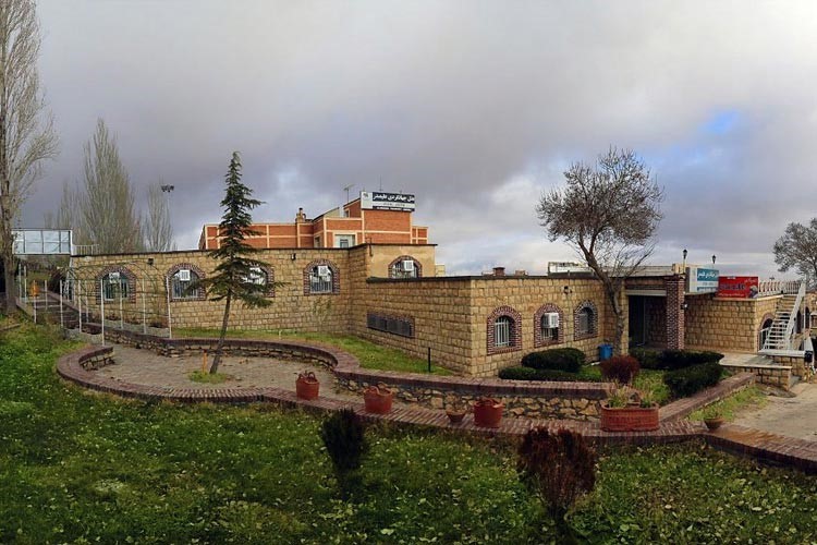 راهنمای سفر از تهران به همدان با اتوبوس راهنمای سفر از تهران به همدان با اتوبوس