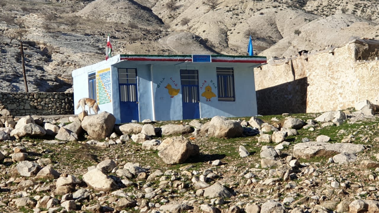 یک کار جهادی ناب در روستای محروم از امکانات توسط معلمان جوان لنده+تصاویر یک کار جهادی ناب در روستای محروم از امکانات توسط معلمان جوان لنده+تصاویر