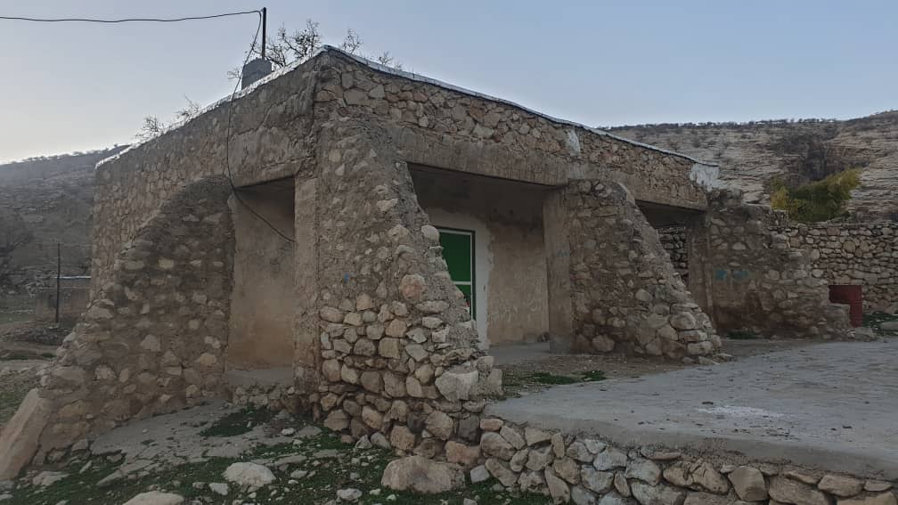 یک کار جهادی ناب در روستای محروم از امکانات توسط معلمان جوان لنده+تصاویر یک کار جهادی ناب در روستای محروم از امکانات توسط معلمان جوان لنده+تصاویر