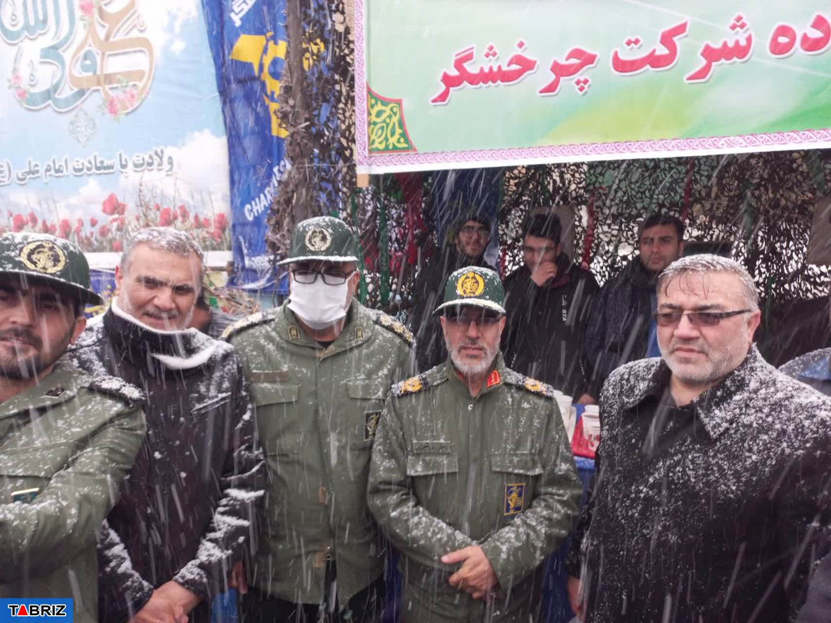 غبارروبی گلزار شهدا بمناسبت فرارسیدن دهه فجر/ برپایی موکب پذیرایی در وادی رحمت تبریز غبارروبی گلزار شهدا بمناسبت فرارسیدن دهه فجر/ برپایی موکب پذیرایی در وادی رحمت تبریز