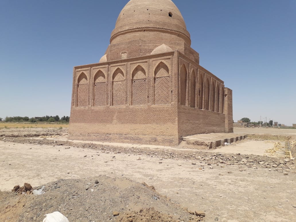 اجرای طرح مرمت و ساماندهی محوطه پیرامون اثر تاریخی بابالقمان سرخس