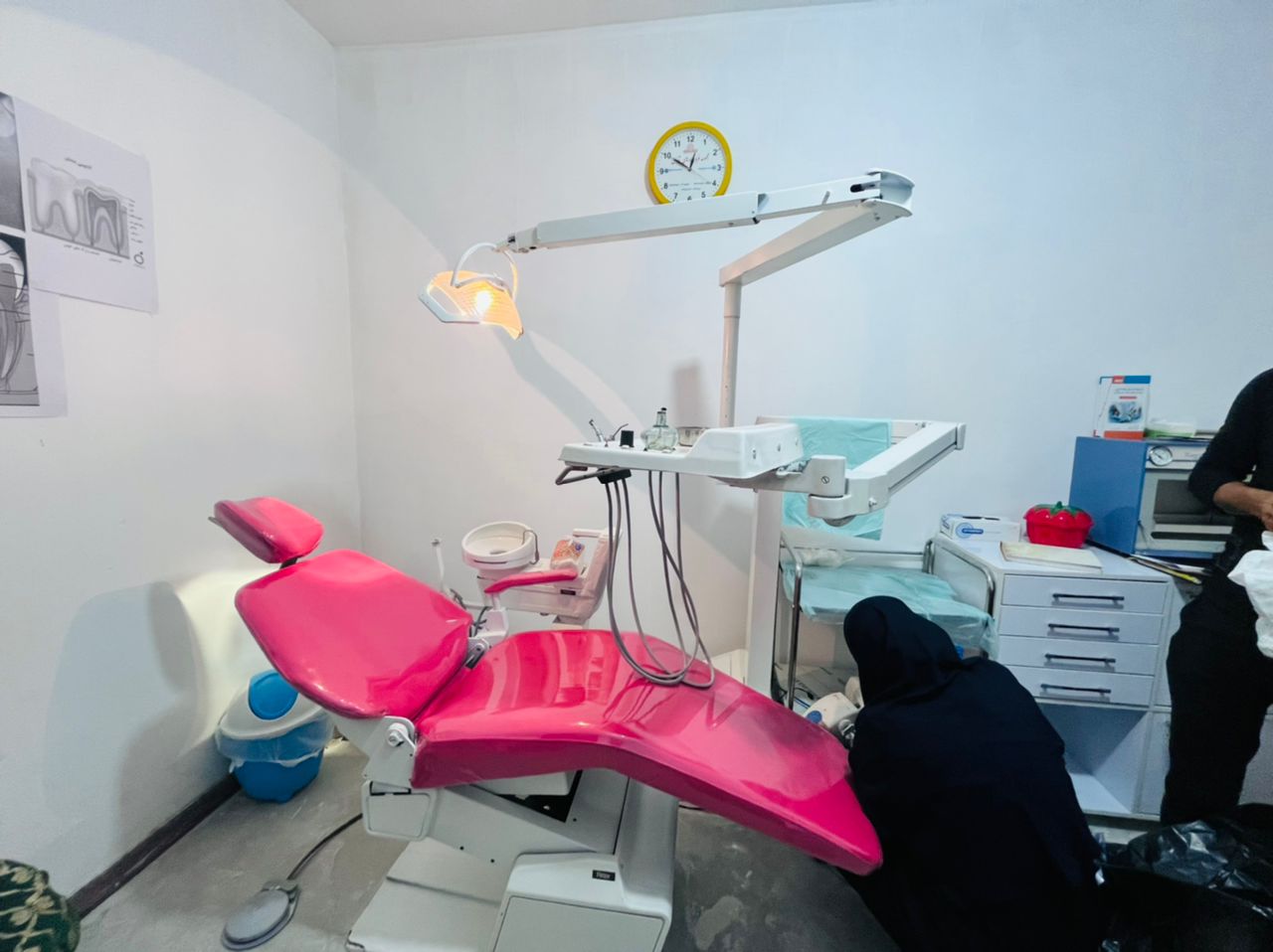 پلمپ مطب دندانپزشک غیرمجاز داخل مجتمع مسکونی مهردرشهرگلبهار