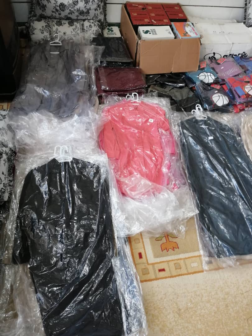 توزیع پوشاک به ارزش 200 میلیون تومان میان خانواده های کم بضاعت در لنده:تصاویر توزیع پوشاک به ارزش 200 میلیون تومان میان خانواده های کم بضاعت در لنده:تصاویر