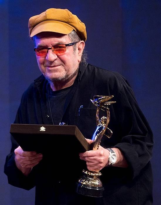 آخرین سرنخ‌ها از قاتلان مهرجویی و همسرش / دستگیری ۲ نفر در ارتباط با قتل داریوش مهرجویی