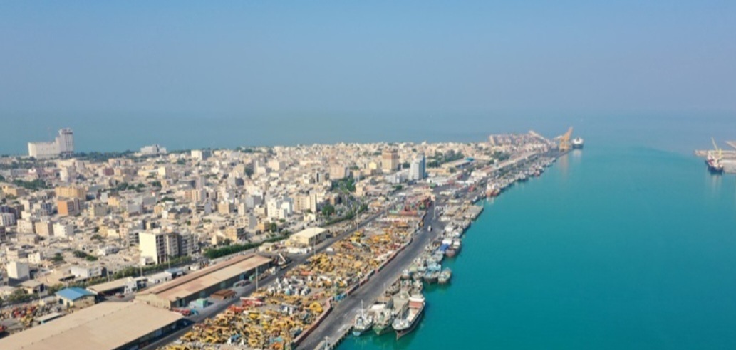 کشتیهای بالای ۳۰ هزار تنی در بندر بوشهر پهلوگیری میکنند