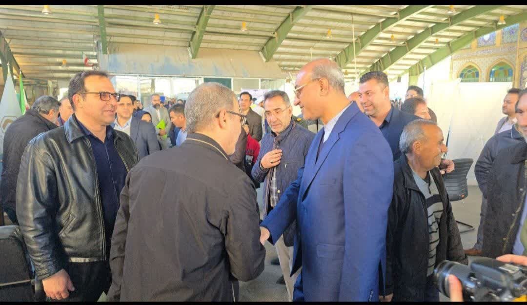 برپایی میز خدمت با حضور دستگاههای دولتی در کرمانشاه