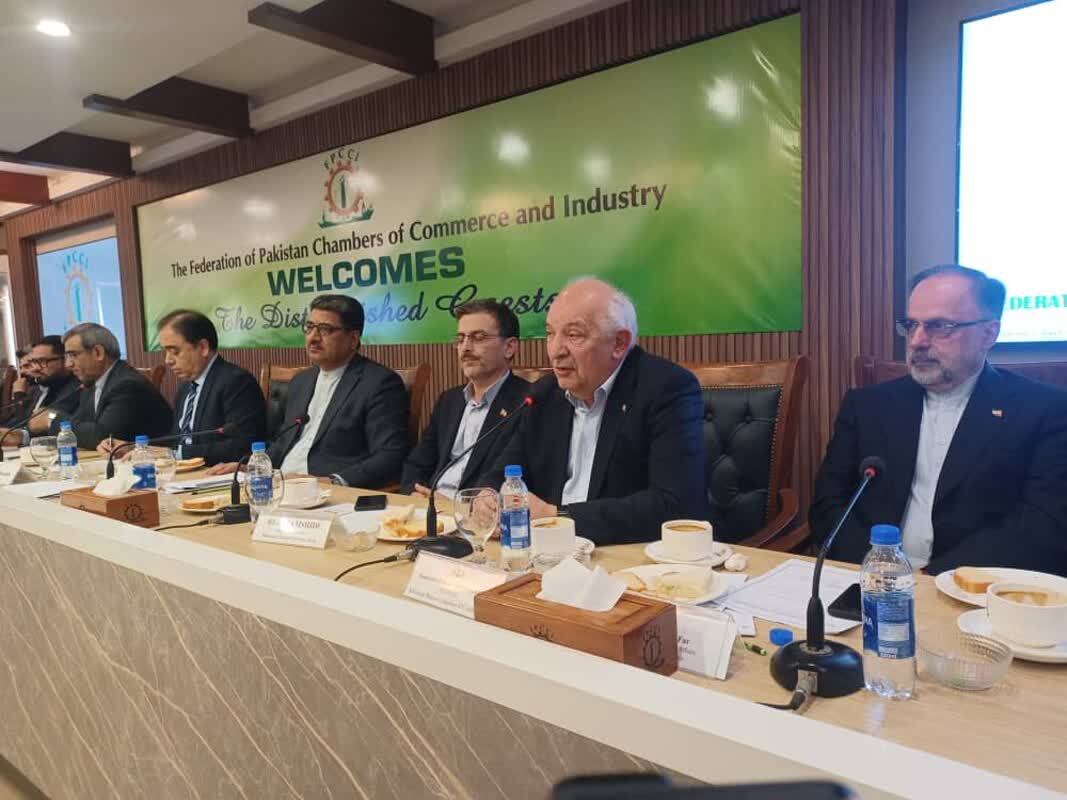 اتاق بازرگانی خراسان رضوی ۲ تفاهمنامه با اتاقهای کراچی و لاهور امضا کرد