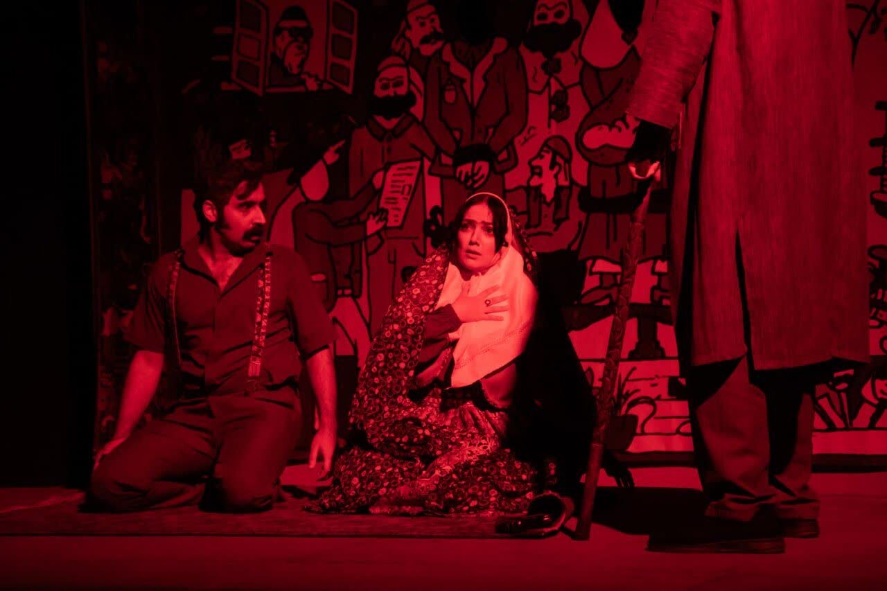 نمایش (شارمالی گل) در تئاتر مستقل مشهد+گزارش تصویری نمایش (شارمالی گل) در تئاتر مستقل مشهد+گزارش تصویری