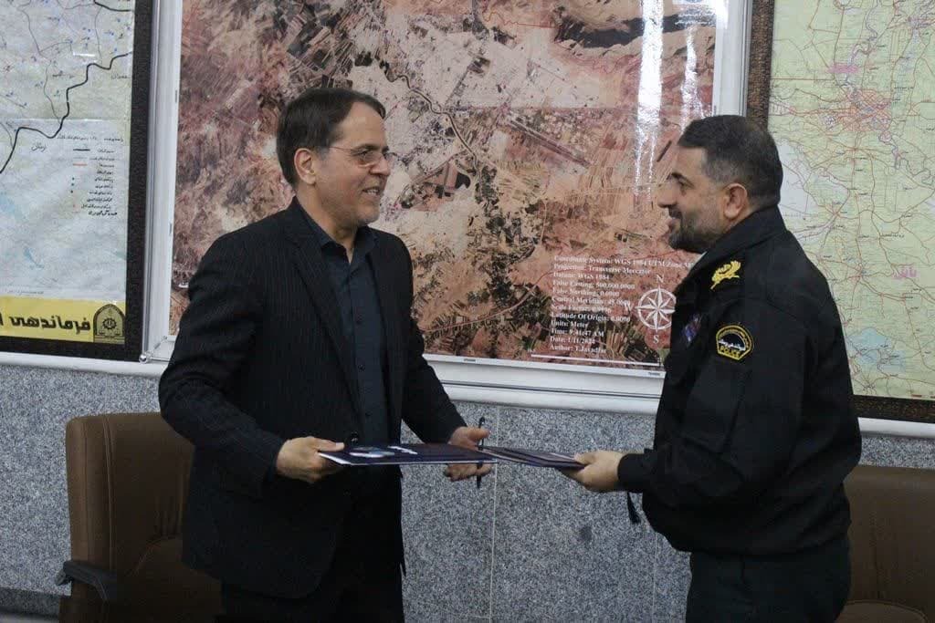 پیشگیری از جرم و بازاجتماعی کردن افراد اولویت اول پلیس کرمانشاه است/ انعقاد تفاهم نامه همکاری میان فرماندهی انتظامی استان و کمیته امداد امام خمینی (ره) استان پیشگیری از جرم و بازاجتماعی کردن افراد اولویت اول پلیس کرمانشاه است/ انعقاد تفاهم نامه همکاری میان فرماندهی انتظامی استان و کمیته امداد امام خمینی (ره) استان