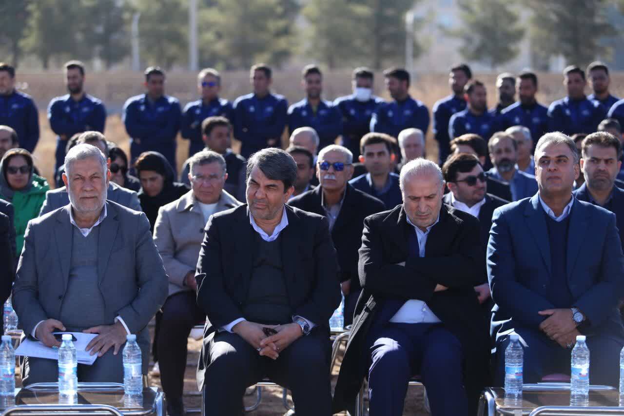 کرمان از قطبهای مهم استعدادهای ورزشی کشور است/امکان ستفاده از حمایتهای فیفا در تکمیل کمپ فوتبال کرمان کرمان از قطبهای مهم استعدادهای ورزشی کشور است/امکان ستفاده از حمایتهای فیفا در تکمیل کمپ فوتبال کرمان