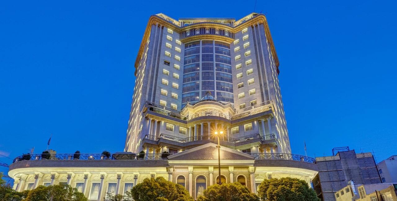 هتل اطلس مشهد یا گلدن پالاس: مقایسه&zwnj;ای برای اقامت لاکچری