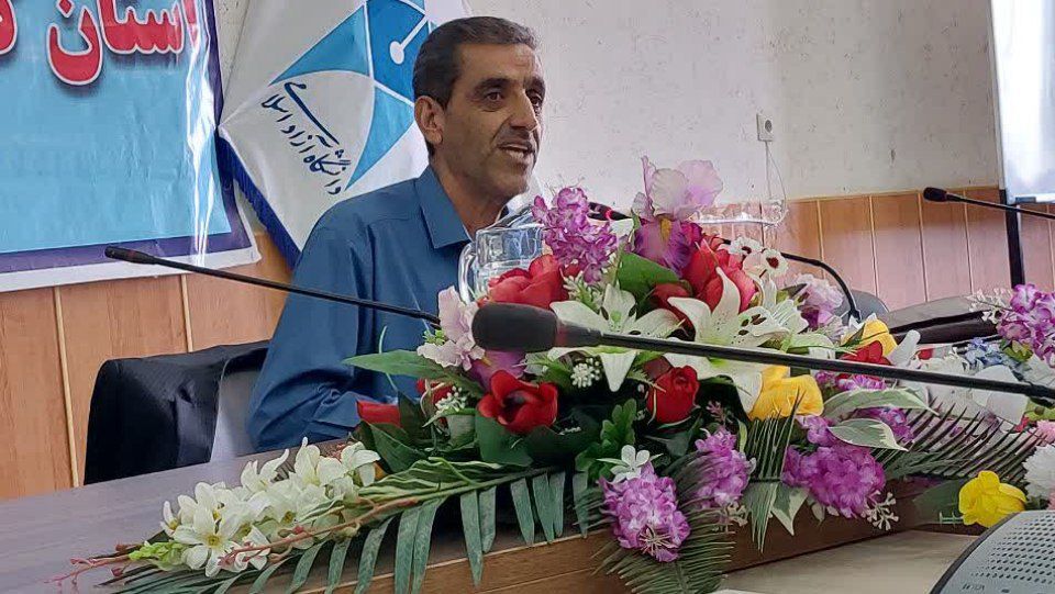 نگاهی به سعدی و نیم نگاهی به حافظِ راز