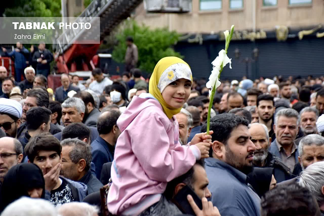 تصاویر / تشییع باشکوه شهدای خدمت در تبریز تصاویر / تشییع باشکوه شهدای خدمت در تبریز