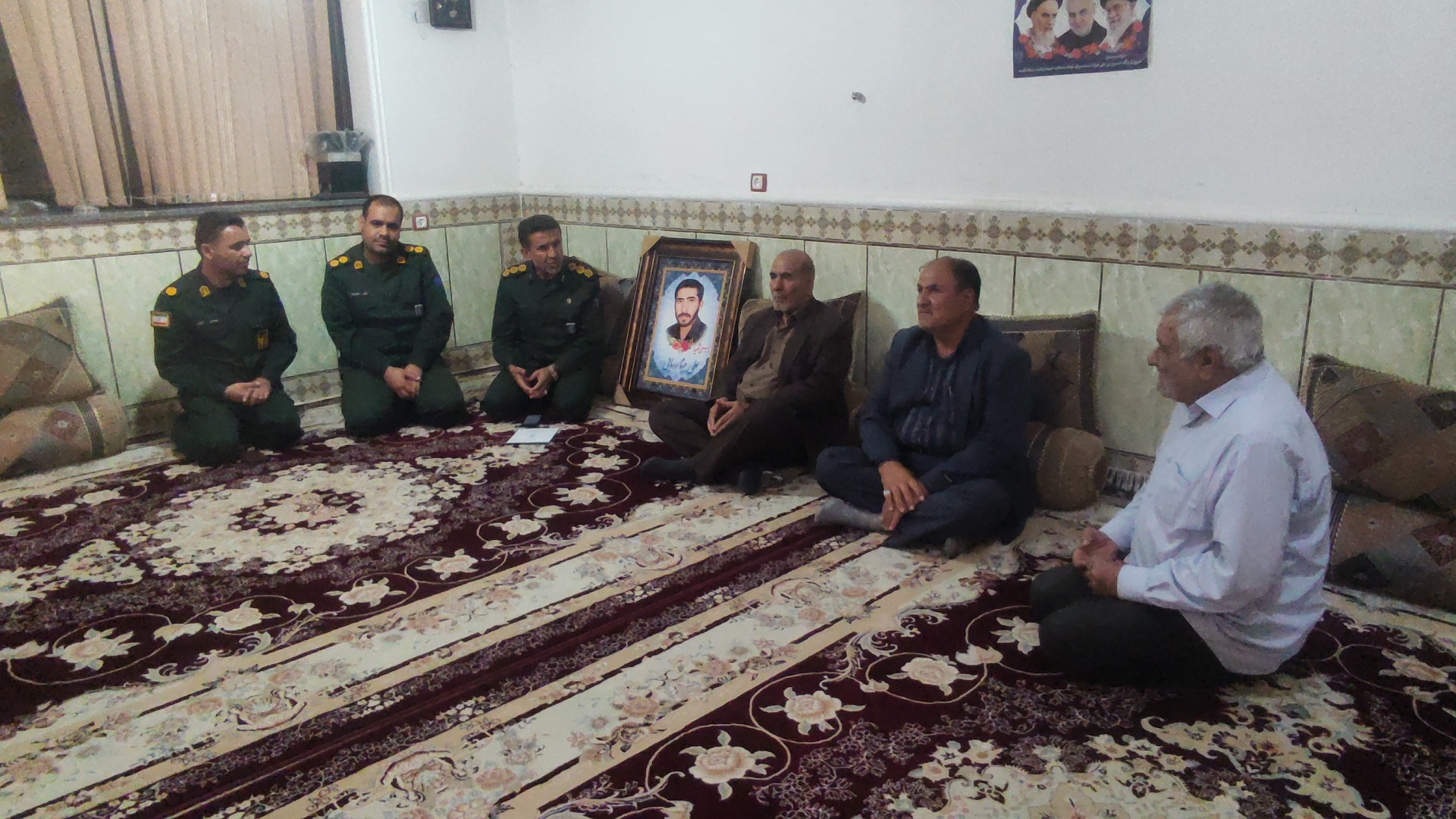 تجلیل معاونت آموزش سپاه فتح استان(ک.ب) از خانواده شهدای این معاونت تجلیل معاونت آموزش سپاه فتح استان(ک.ب) از خانواده شهدای این معاونت