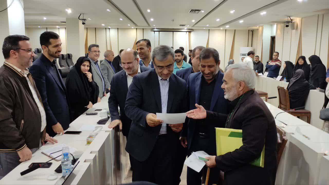 بازدید سرزده استاندار خراسان رضوی از برنامه «دوشنبههای ملاقات مردمی» فرمانداری مشهد