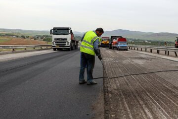 ۳۸ پروژه راهداری برای توسعه زیرساختهای جادهای در بندرعباس انجام میشود ۳۸ پروژه راهداری برای توسعه زیرساختهای جادهای در بندرعباس انجام میشود