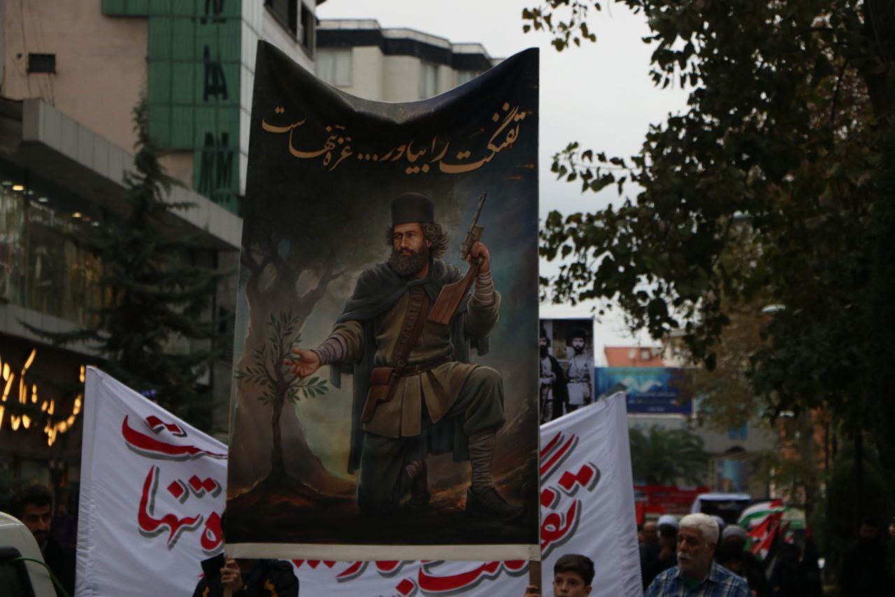 عزاداری ایام فاطمیه و سالروز شهادت میرزا کوچک جنگلی در رشت برگزار شد/ صدوسومین سالگرد میرزاکوچک با حضور شهید خوشنام نورانی شد+تصاویر