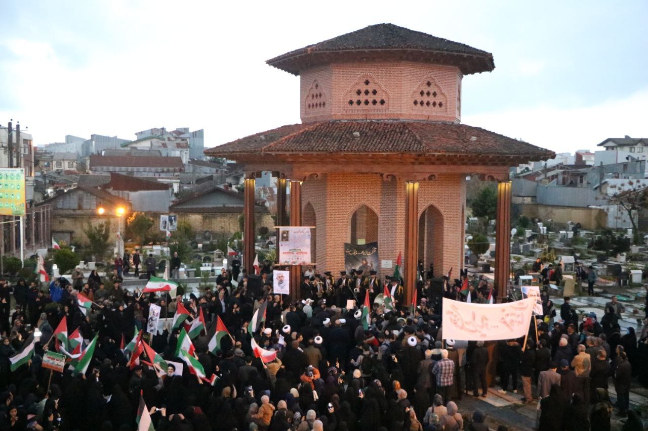 عزاداری ایام فاطمیه و سالروز شهادت میرزا کوچک جنگلی در رشت برگزار شد/ صدوسومین سالگرد میرزاکوچک با حضور شهید خوشنام نورانی شد+تصاویر