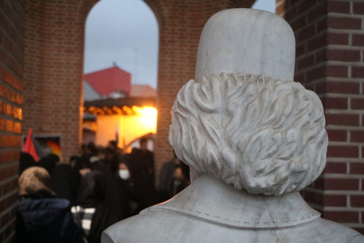 عزاداری ایام فاطمیه و سالروز شهادت میرزا کوچک جنگلی در رشت برگزار شد/ صدوسومین سالگرد میرزاکوچک با حضور شهید خوشنام نورانی شد+تصاویر