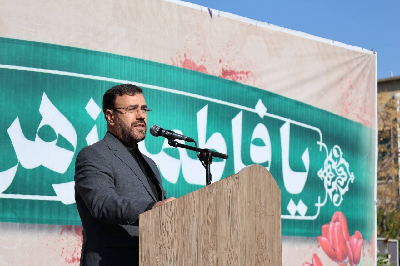 مظلومیت فاطمه (س) در تاریخ اسلام مشهود است/اگر راویان دفاع مقدس نبودند، جنگ را افسانه میپنداشتیم