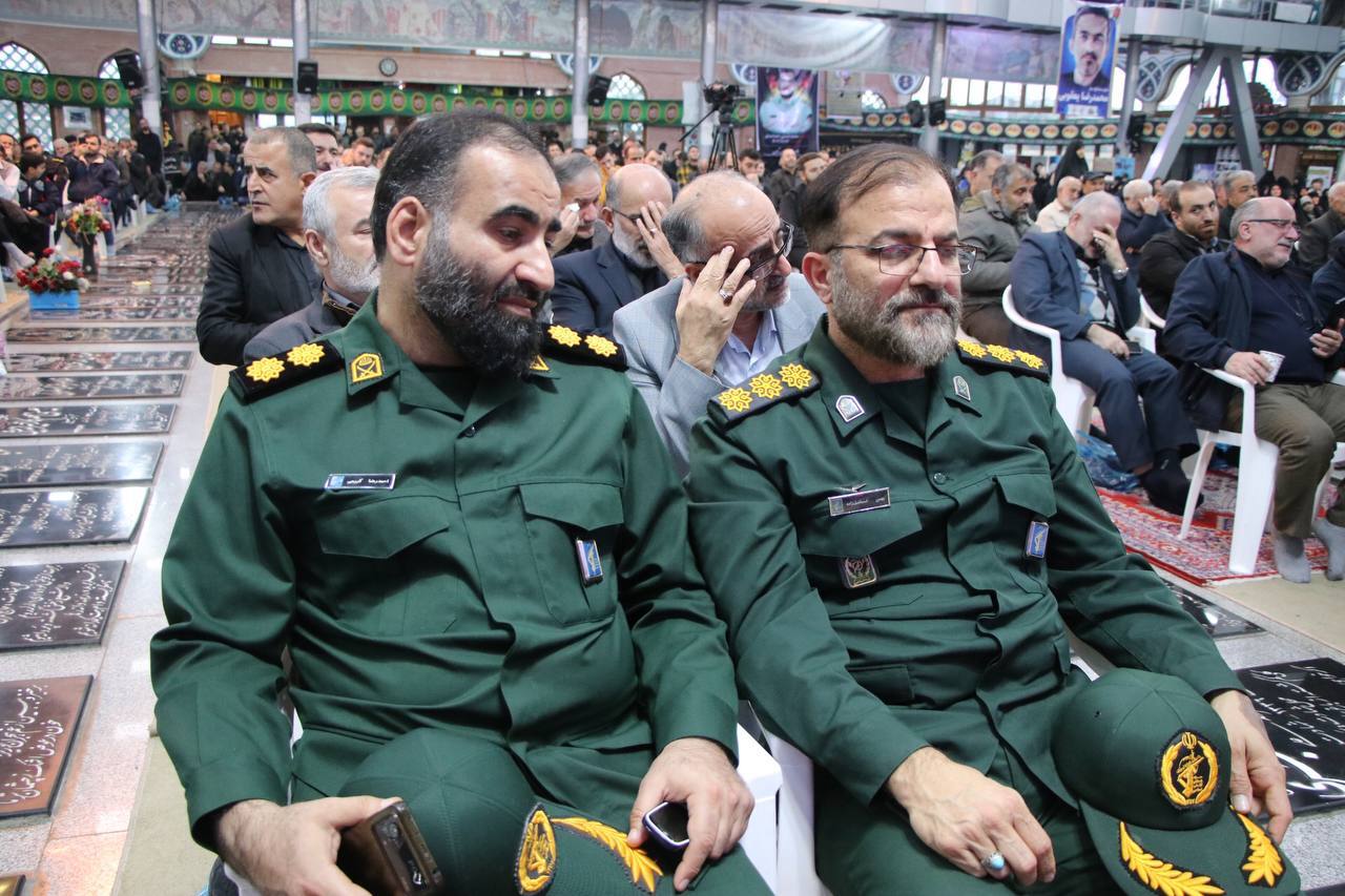 حزن و افتخار، مردم رشت در سوگ شهید امنیت ستوان سوم جمشیدی حزن و افتخار، مردم رشت در سوگ شهید امنیت ستوان سوم جمشیدی