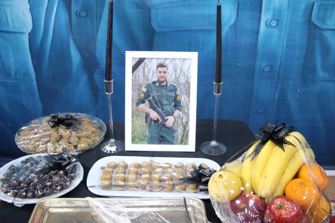 حزن و افتخار، مردم رشت در سوگ شهید امنیت ستوان سوم جمشیدی حزن و افتخار، مردم رشت در سوگ شهید امنیت ستوان سوم جمشیدی