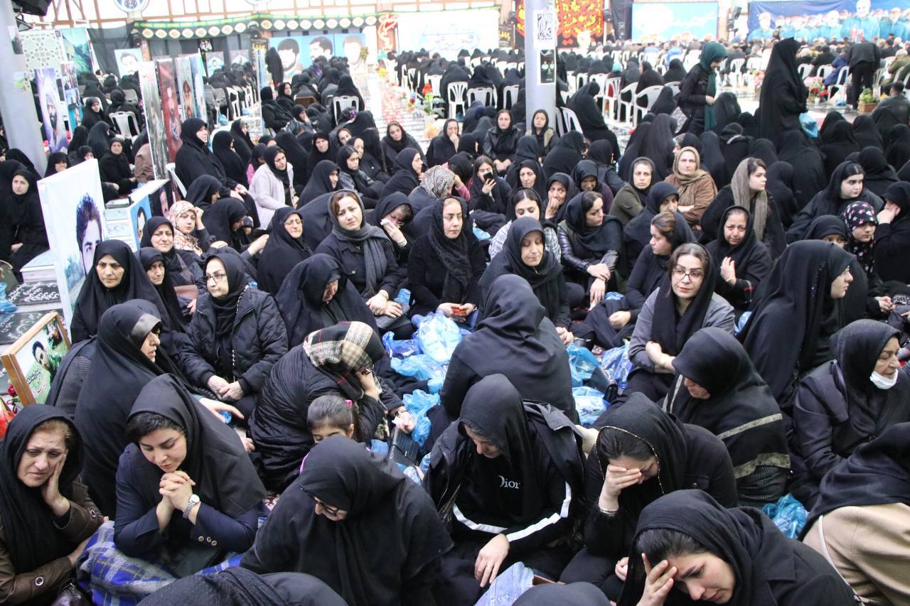 حزن و افتخار، مردم رشت در سوگ شهید امنیت ستوان سوم جمشیدی حزن و افتخار، مردم رشت در سوگ شهید امنیت ستوان سوم جمشیدی