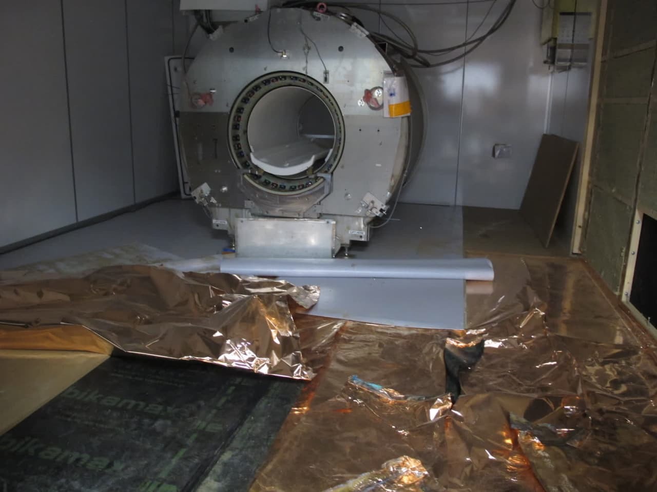 خسارت ۲ میلیاردی به بیت‌المال به دلیل عدم بهره‌برداری از دستگاه MRI بیمارستان لنگرود