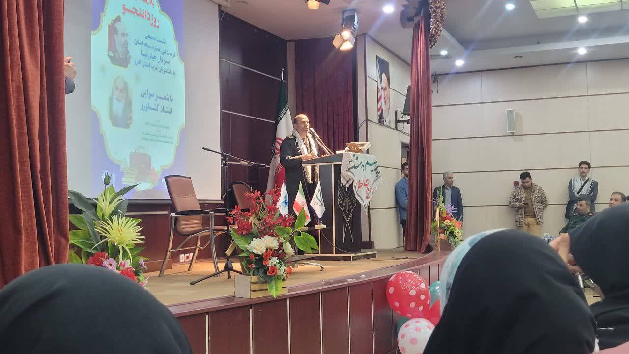 دانشجویان با درک عمیقتری از مسائل روز، در این عرصه نقشآفرینی کنند