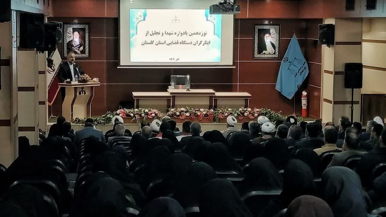 ۴۰درصد کارکنان دادگستری استان از خانواده ایثارگران هستند ۴۰درصد کارکنان دادگستری استان از خانواده ایثارگران هستند