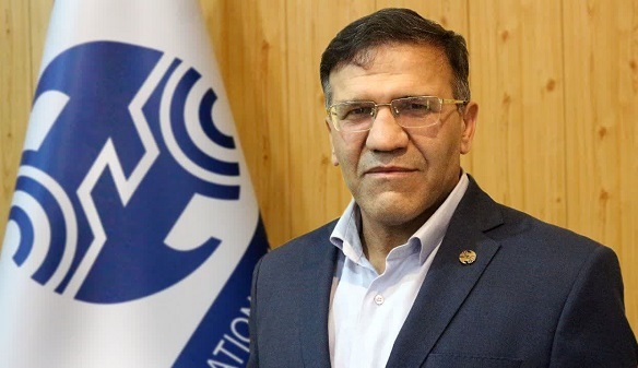 کمبود یک هزار باتری دکل و قطعی برق؛ چالش اصلی آنتندهی در فارس/ اولین مدیر استان فارس با شماره شخصی، پیگیر حل مشکلات مخابراتی