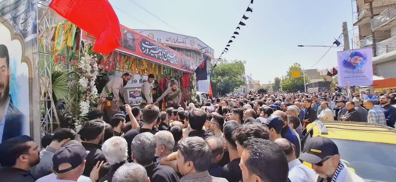 تشییع لاله های سرخ در البرز/وداع مردم با مدافعان وطن +تصاویر