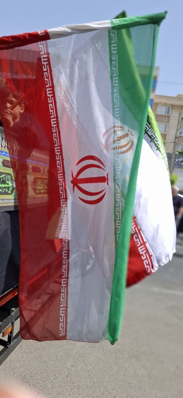 تشییع لاله های سرخ در البرز/وداع مردم با مدافعان وطن +تصاویر