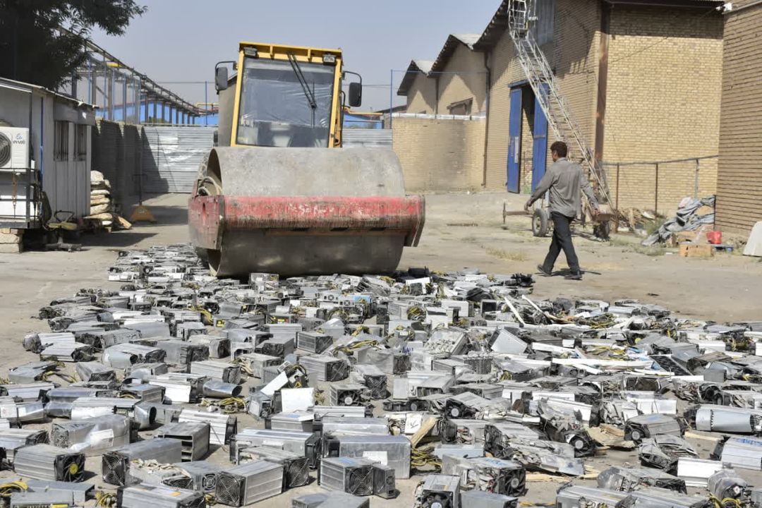 امحای ۵۰۰ دستگاه ماینر غیرمجاز در استان مرکزی